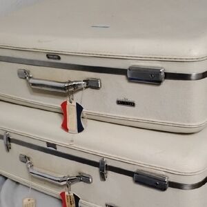Vintage White Suitcase Set